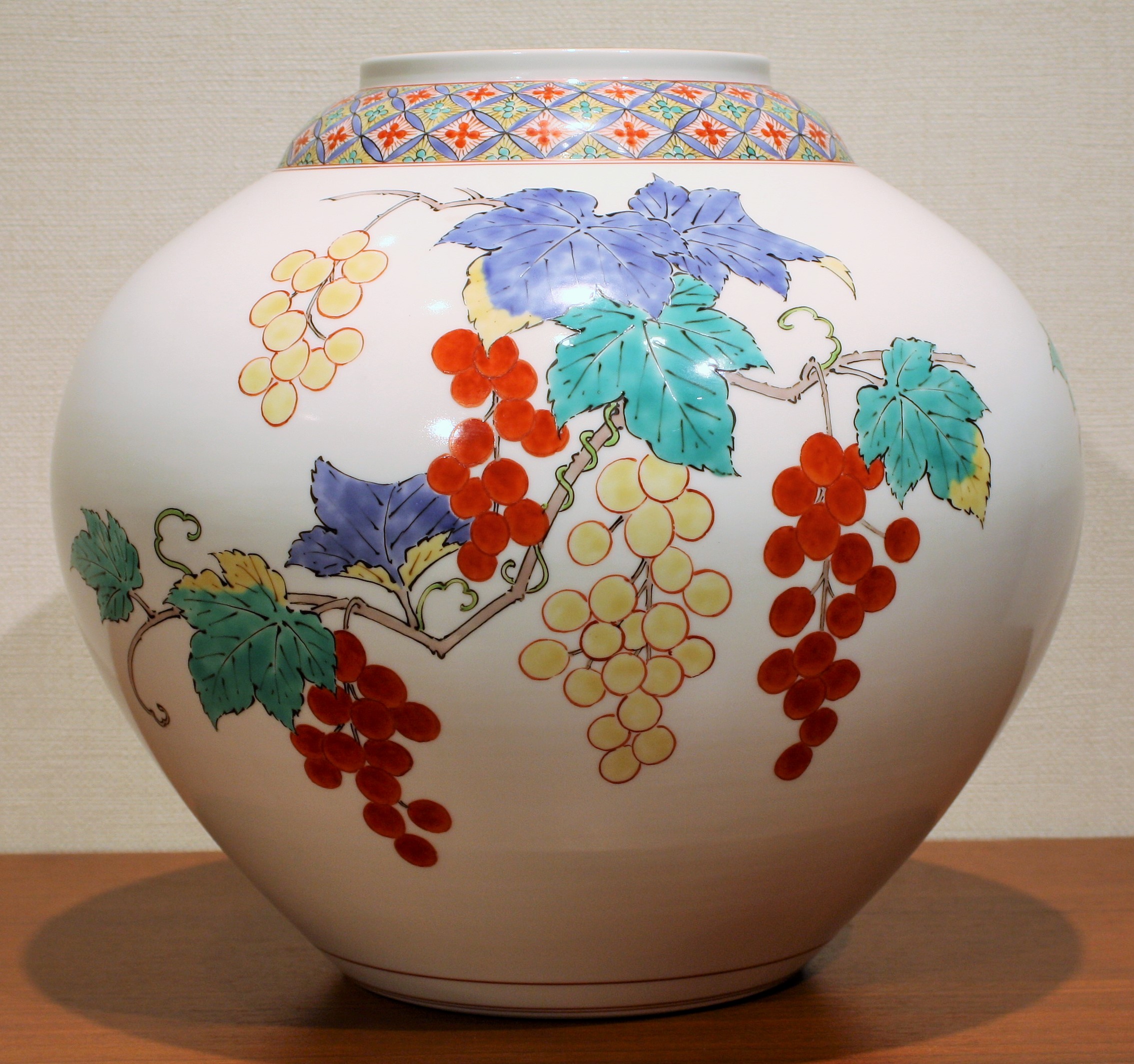 第十四代 酒井田柿右衛門 一輪挿し 花器 - 工芸品